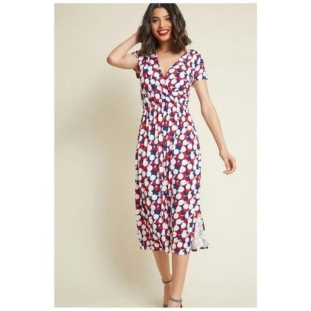 ModCloth Easily Adored white navy blue red circle v neck midi dress size Small